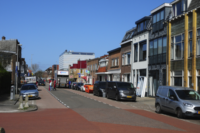 900188 Gezicht in de Groeneweg te Utrecht, met de huizen Groeneweg 102 (rechts) -lager.